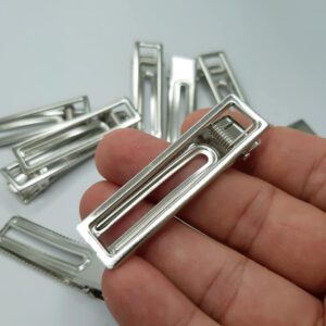 Presilha Bico de Pato Jacaré Retangular Vazado 6cm